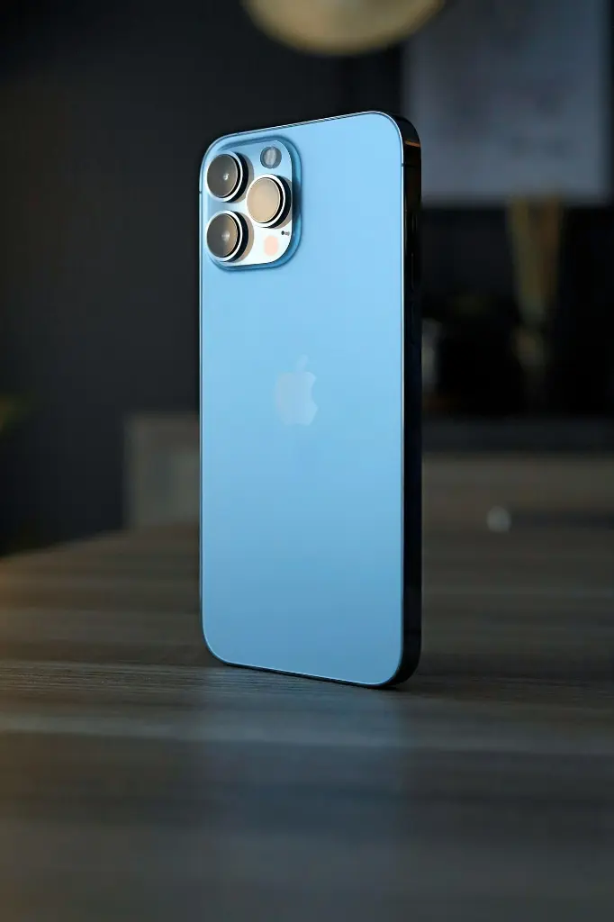 unsplash_K3a6BnvL2i4_Iphone 13.jpg.jpg.jpg.jpg.webp